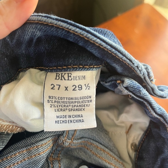 American Eagle Outfitters Light Wash Distressed Jeans - Picture 2 of 3